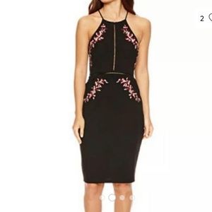 Bisou Bisou embroidered dress with pockets!!